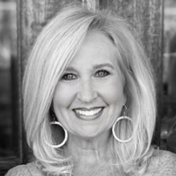 Meet your Posher, Sandra - Picture 1 of 1